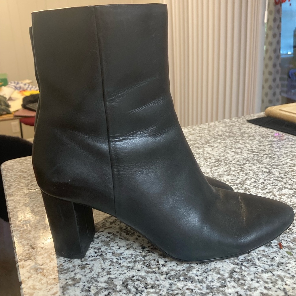 Banana Republic Womens Booties - Picture 2 of 4